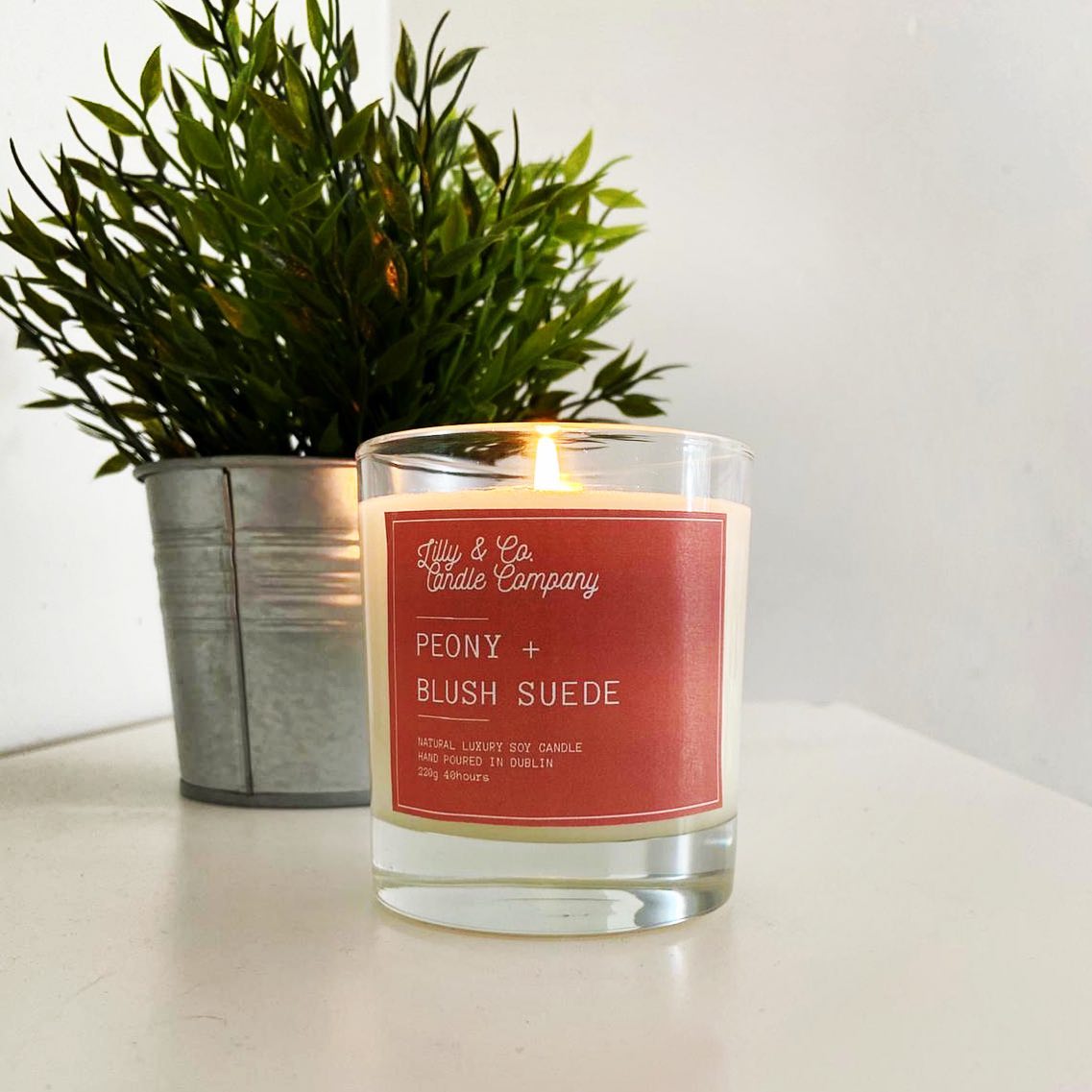 Peony & Blush Suede - Crackling Wood Wick